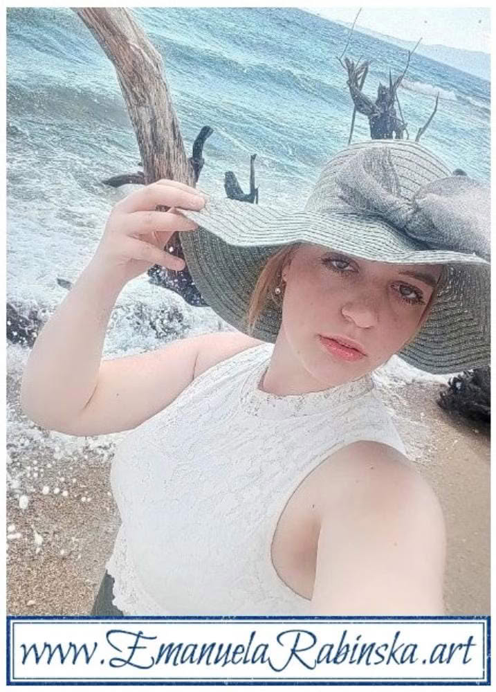 Kompozytorka Emanuela na zdjęciu z teledysku Les papillons. Kompozytorka Emanuela na zdjęciu z teledysku Les papillons.
