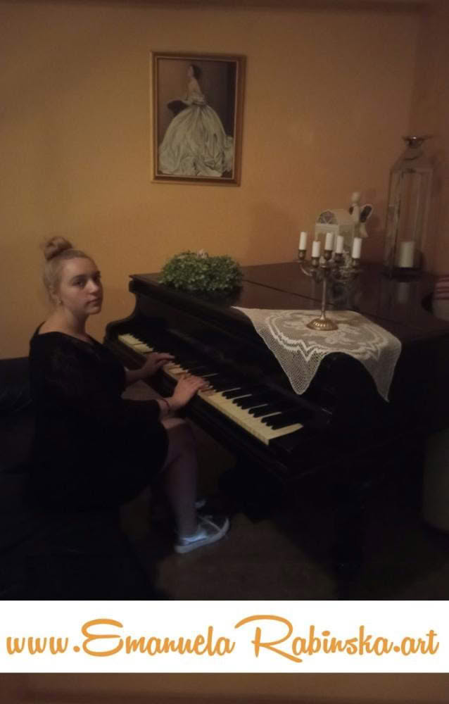 Kompozytorka i pianistka Rabińska Emanuela. Kompozytorka i pianistka Rabińska Emanuela.