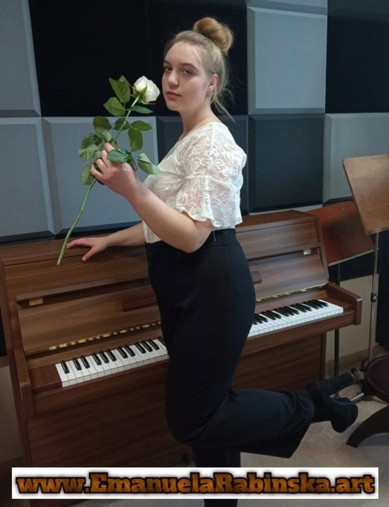 Pianistka i kompozytorka Emanuela Rabinska Pianistka i kompozytorka Emanuela Rabinska
