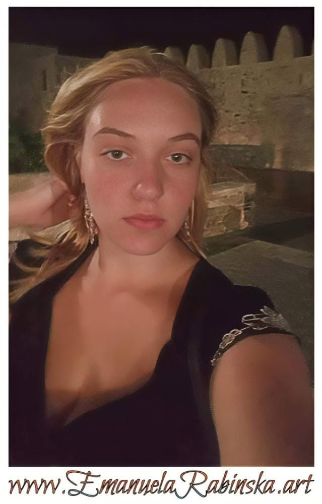 Piosenkarka Emanuela Rabińska. Piosenkarka Emanuela Rabińska.
