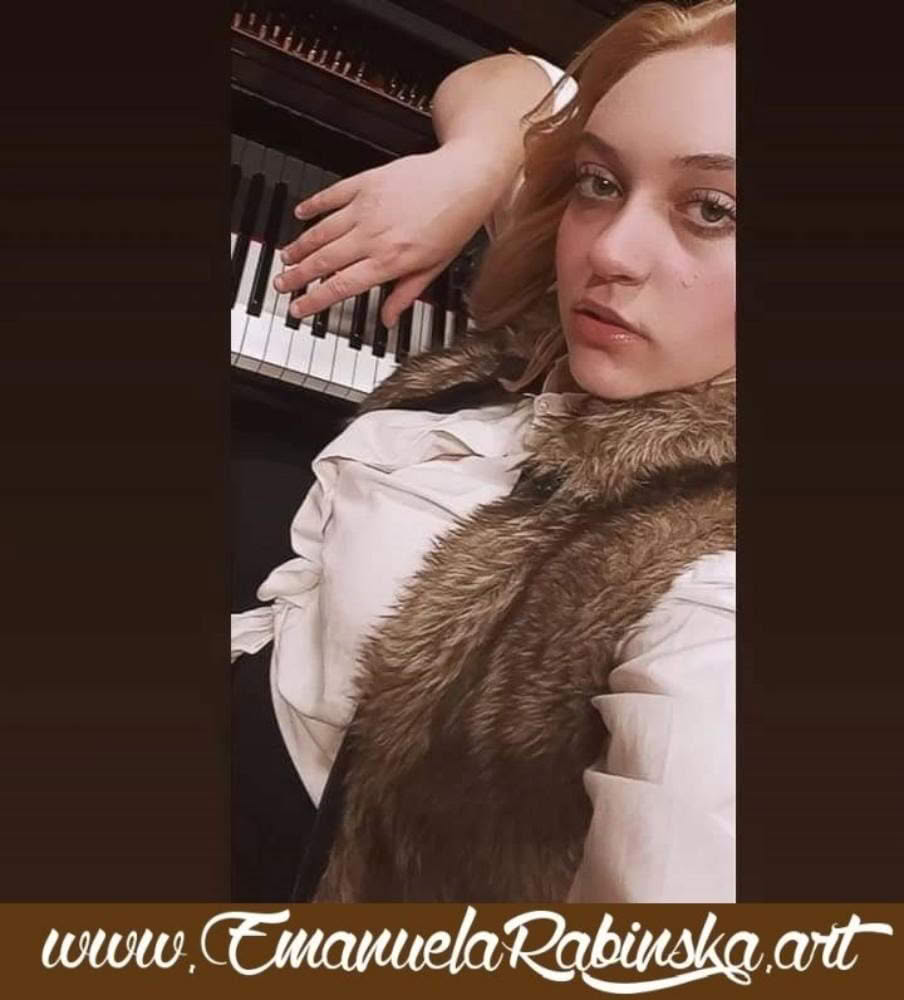 Piosenkarka Emanuela Rabińska autorka piosenki Called Angel. Piosenkarka Emanuela Rabińska autorka piosenki Called Angel.