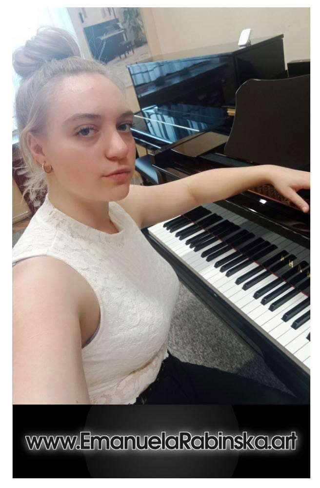 Singer Emanuela Rabinska. Singer Emanuela Rabinska.