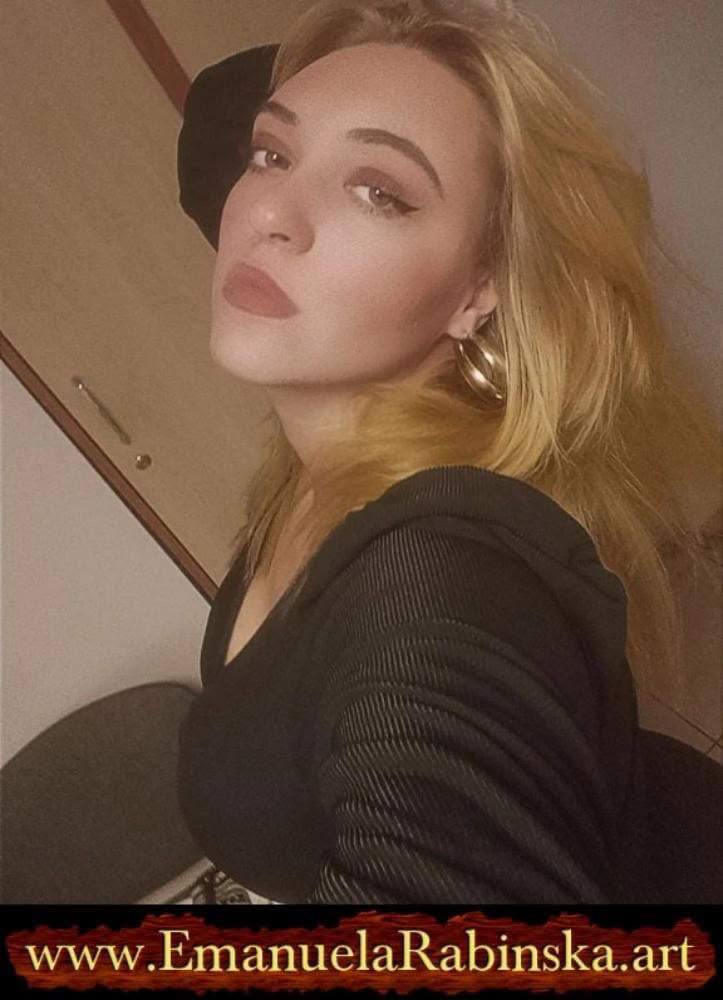 Solistka Emanuela Rabińska. Solistka Emanuela Rabińska.