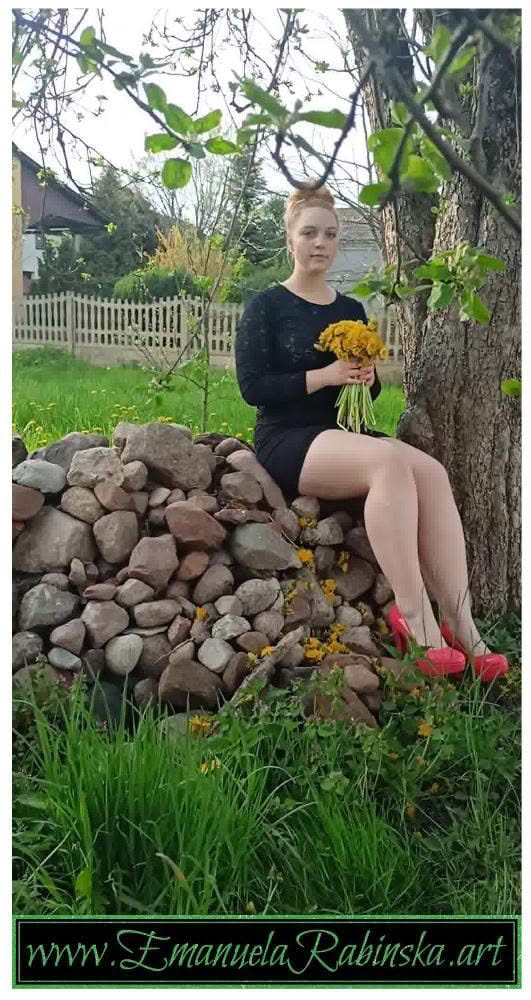 Wokalistka Emanuela Rabińska. Wokalistka Emanuela Rabińska.