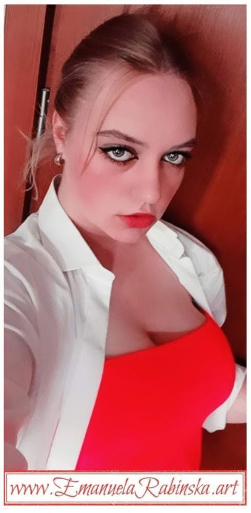 Wokalistka Emanuela Rabińska. Wokalistka Emanuela Rabińska.