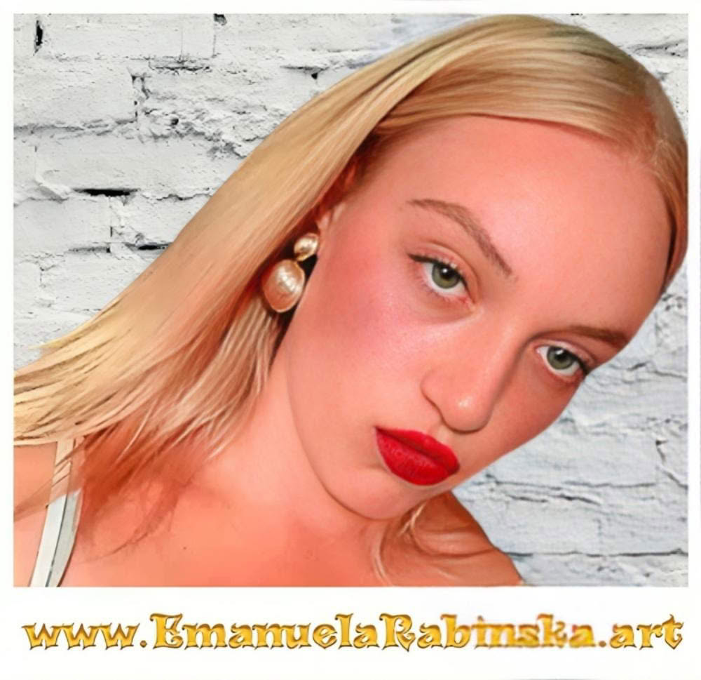 Wokalistka Emanuela Rabińska. Wokalistka Emanuela Rabińska.