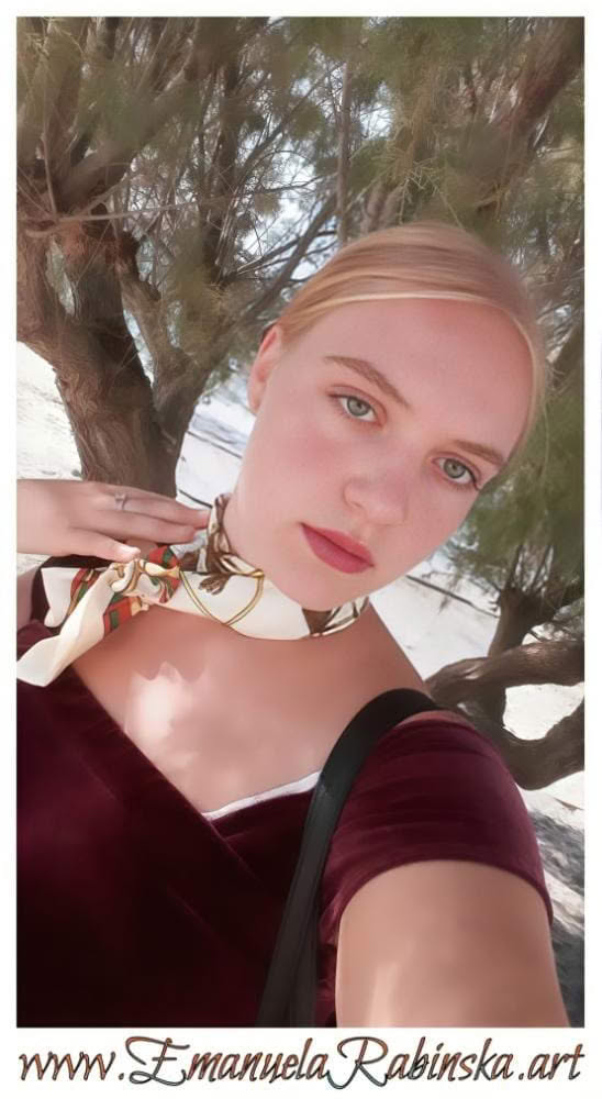 Wokalistka Emanuela Rabińska. Wokalistka Emanuela Rabińska.