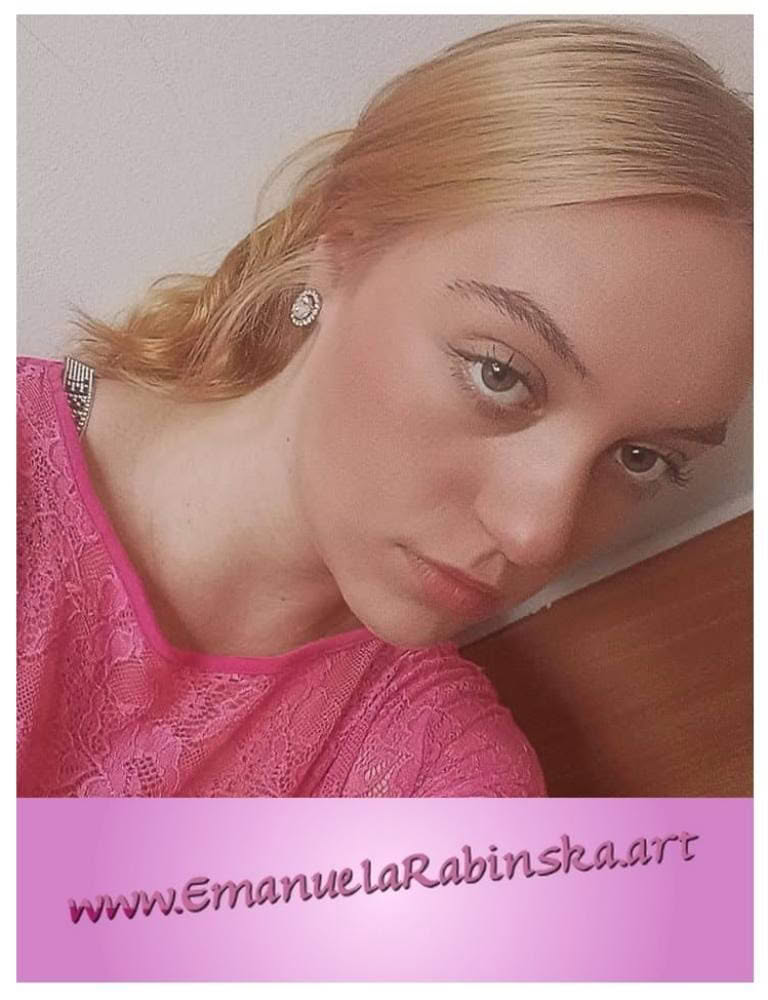 Wokalistka Emanuela Rabińska. Wokalistka Emanuela Rabińska.