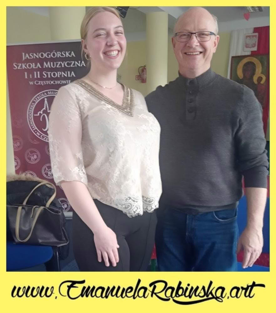 Wokalistka Emanuela Rabinska i gitarzysta niemiecki Stefan Schmidt Jasnogórska Szkoła Muzyczna. Wokalistka Emanuela Rabinska i gitarzysta niemiecki Stefan Schmidt Jasnogórska Szkoła Muzyczna.